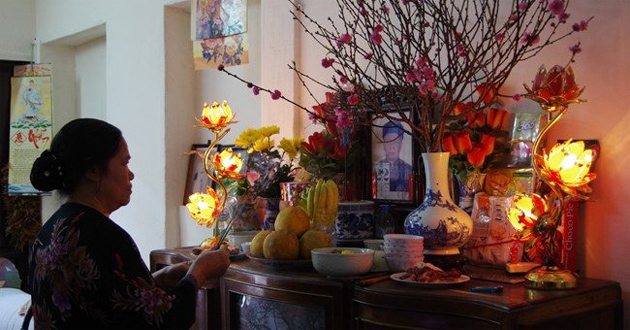 Votive papers offerings on an altar in a death anniversary