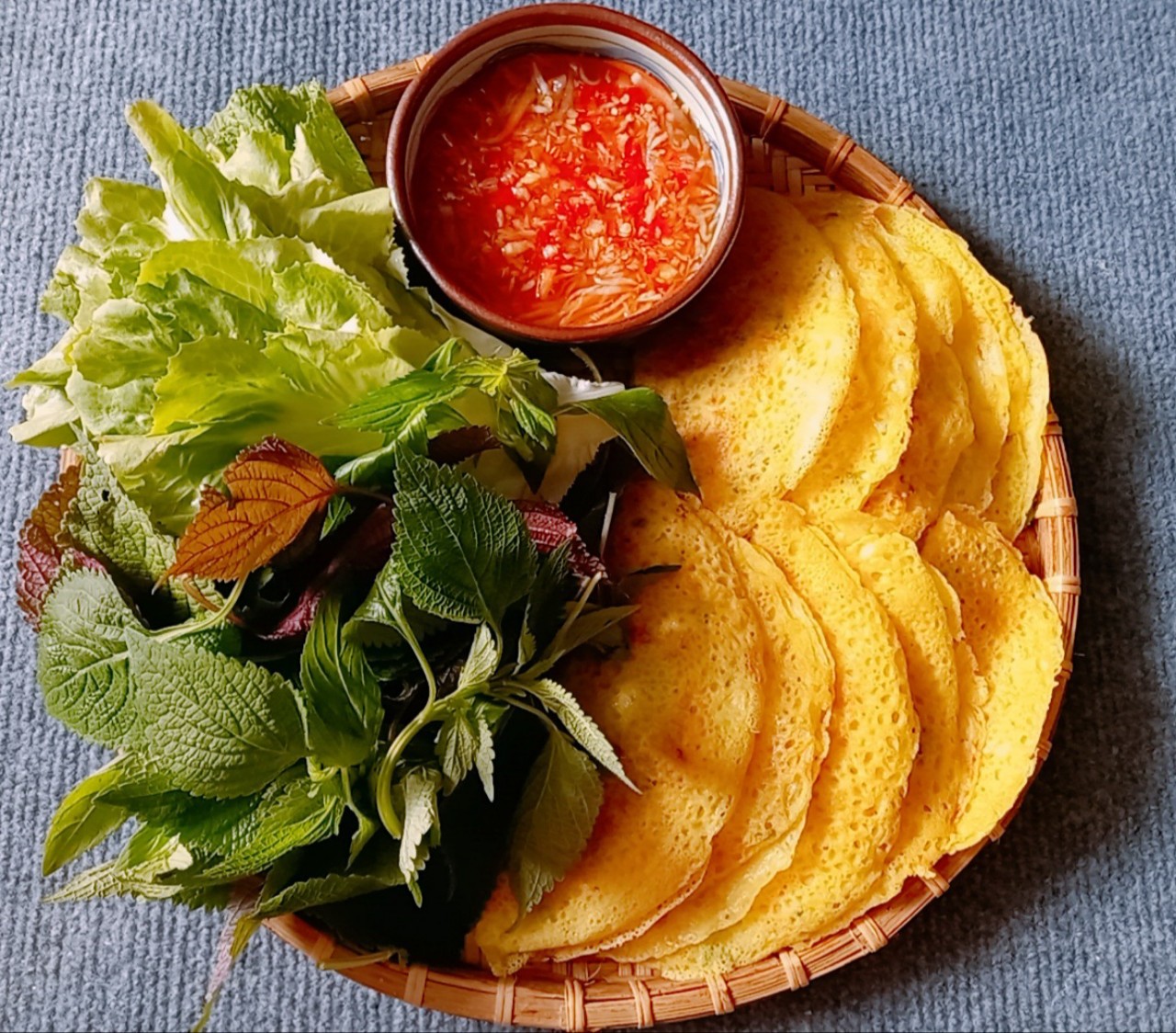 Eating Banh Xeo in Vietnam for a peanut allergy